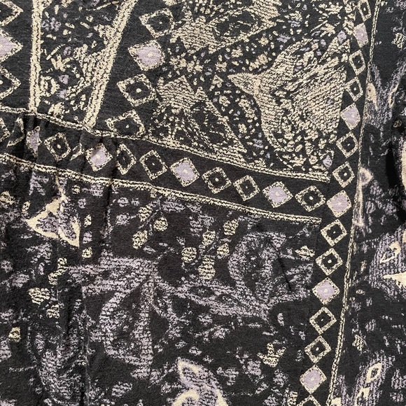 Lucky Brand V Neck split back long sleeve blouse cotton modal blend EUC - Picture 3 of 4